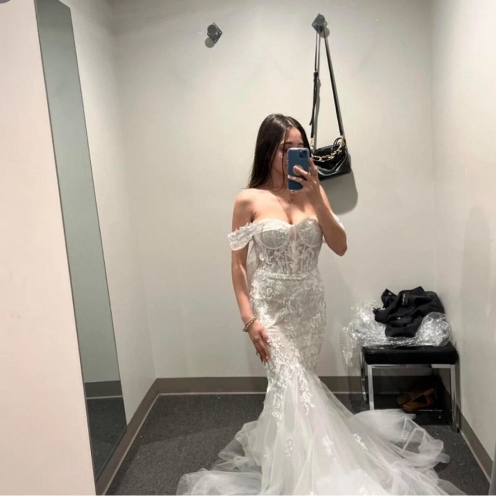 Off shoulder trumpet wedding dress